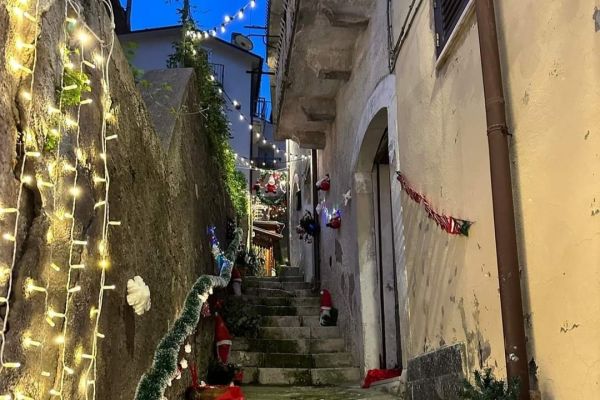 villaggio-natale-caramanico-5B75AD4FA-8F92-62CE-9616-2394A85BBFA9.jpg